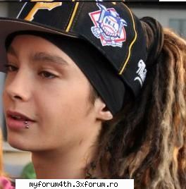 tom are ink un pierce?? - wow....arfa....dar aia nu era casca? si poate - TOM KAULITZ